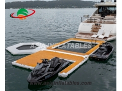 Plateforme de plage gonflable pour yacht