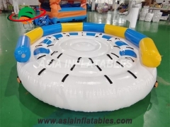 Bateau remorquable ufo fou