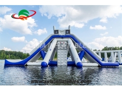 Toboggan gonflable flottant pour parc aquatique